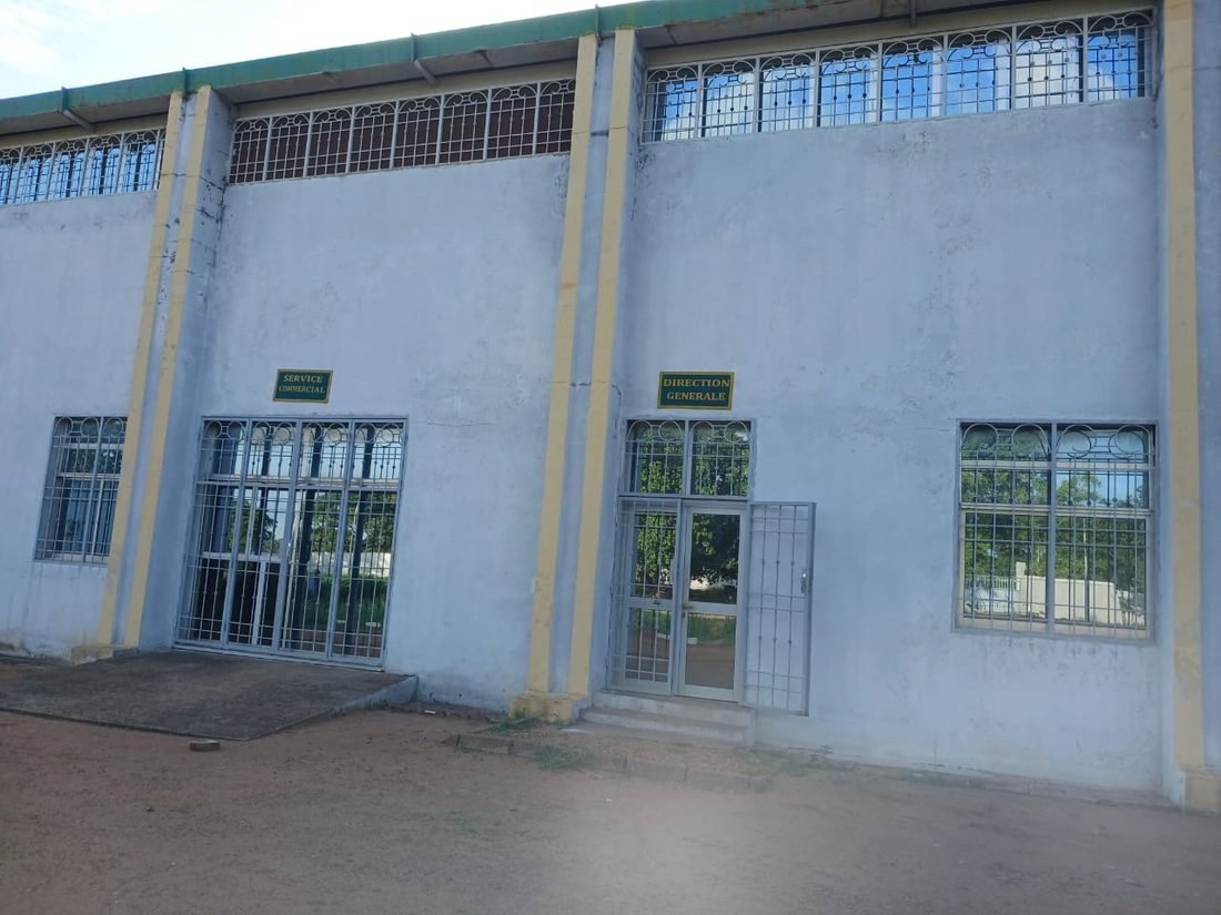 Fa&ccedil;ade du si&egrave;ge &mdash; Direction G&eacute;n&eacute;rale et Service Commercial